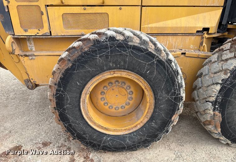 image for item ES5797 2012 John Deere 672G motor grader