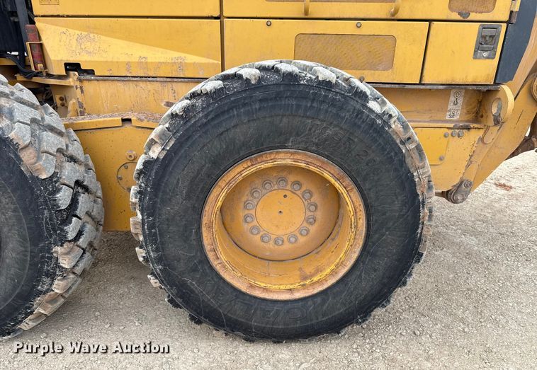 image for item ES5797 2012 John Deere 672G motor grader