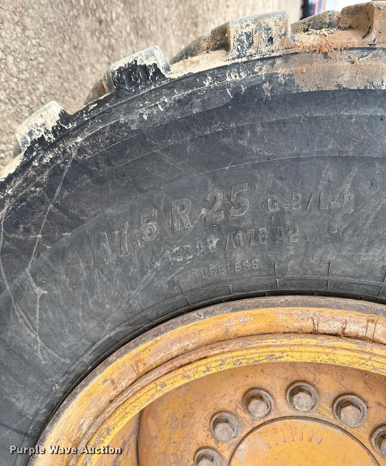 image for item ES5797 2012 John Deere 672G motor grader