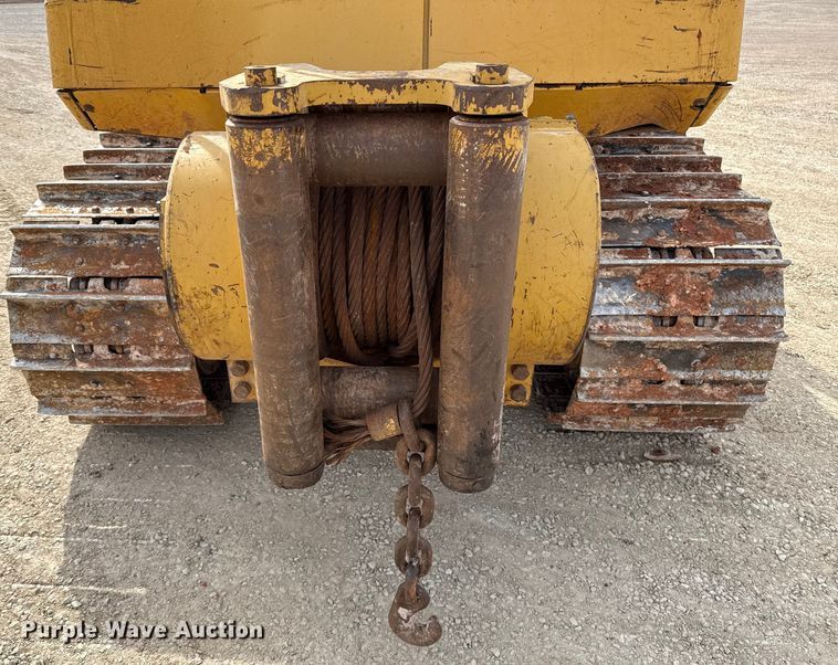 image for item ES5798 2004 John Deere 750C LT dozer