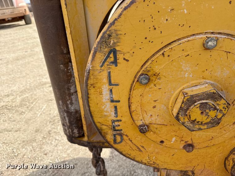 image for item ES5798 2004 John Deere 750C LT dozer