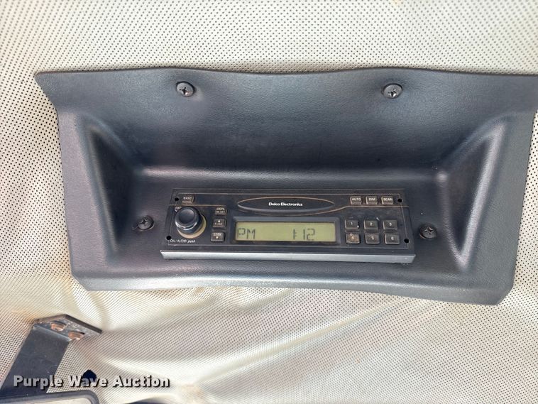 image for item ES5798 2004 John Deere 750C LT dozer