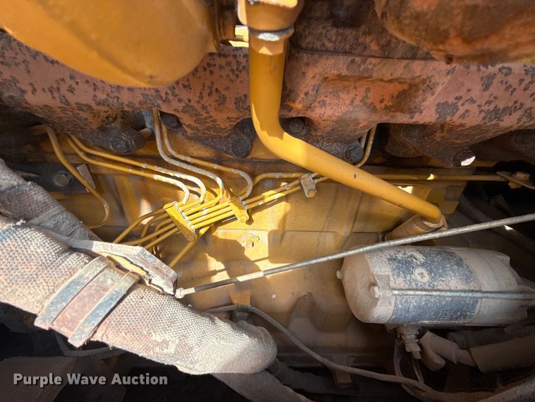 image for item ES5798 2004 John Deere 750C LT dozer