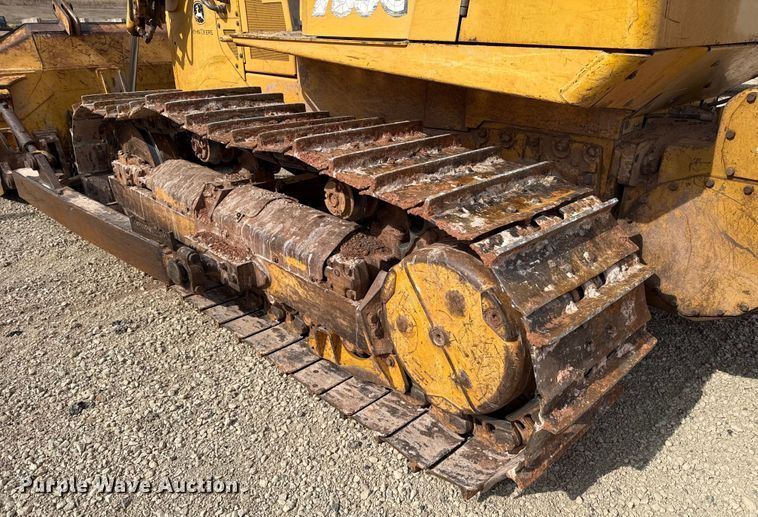 image for item ES5798 2004 John Deere 750C LT dozer