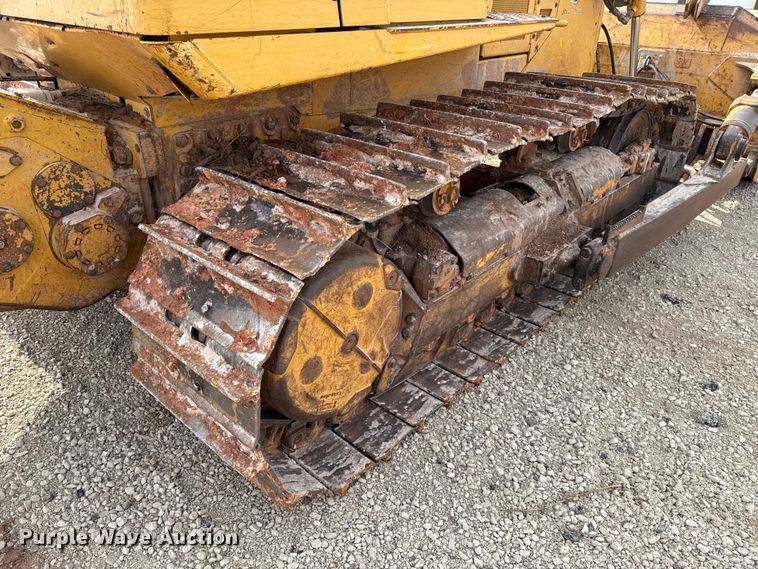 image for item ES5798 2004 John Deere 750C LT dozer