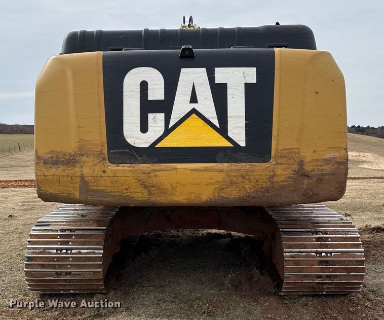 image for item ES5799 2015 Caterpillar 326FL excavator