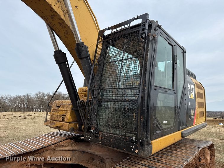 image for item ES5799 2015 Caterpillar 326FL excavator