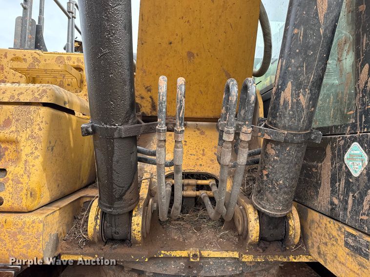 image for item ES5799 2015 Caterpillar 326FL excavator