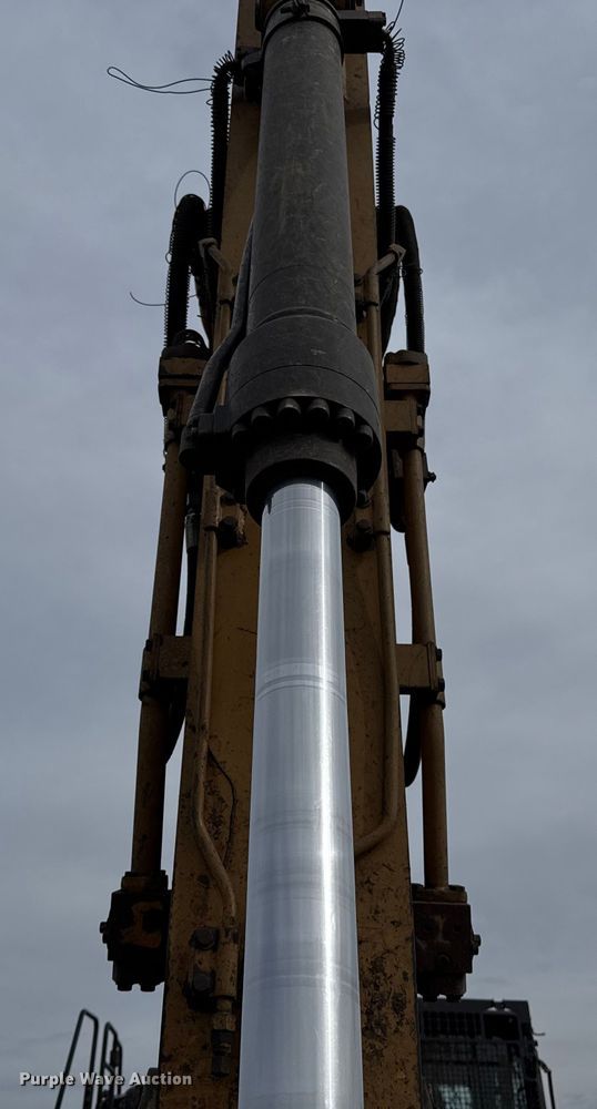 image for item ES5799 2015 Caterpillar 326FL excavator