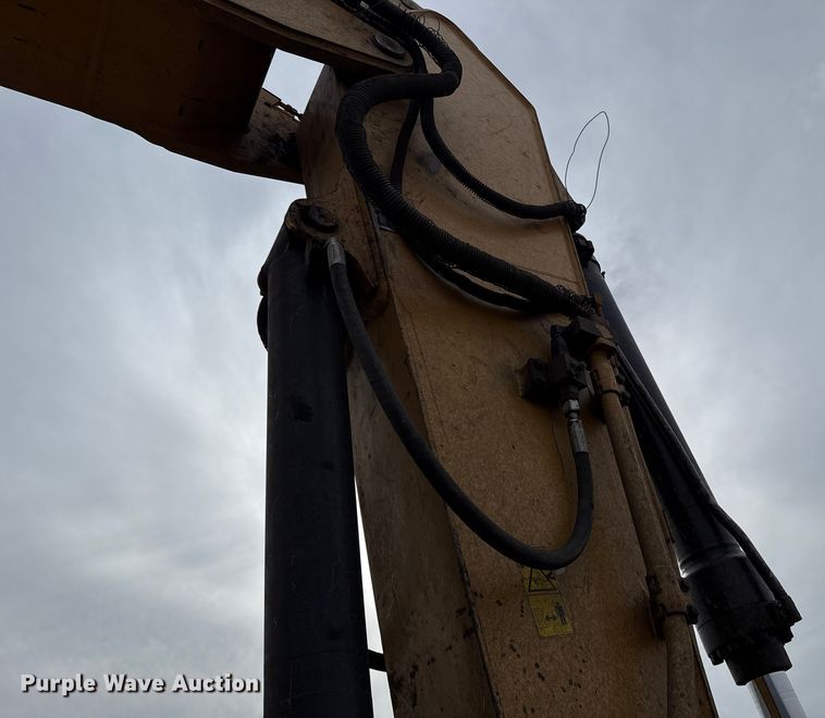 image for item ES5799 2015 Caterpillar 326FL excavator