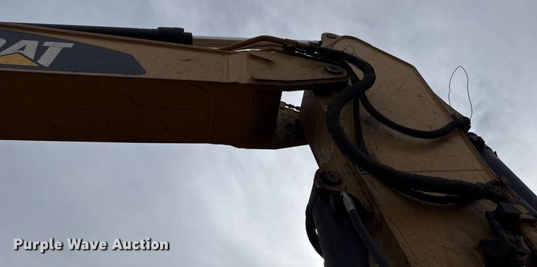 image for item ES5799 2015 Caterpillar 326FL excavator