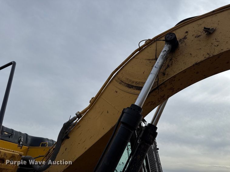 image for item ES5799 2015 Caterpillar 326FL excavator