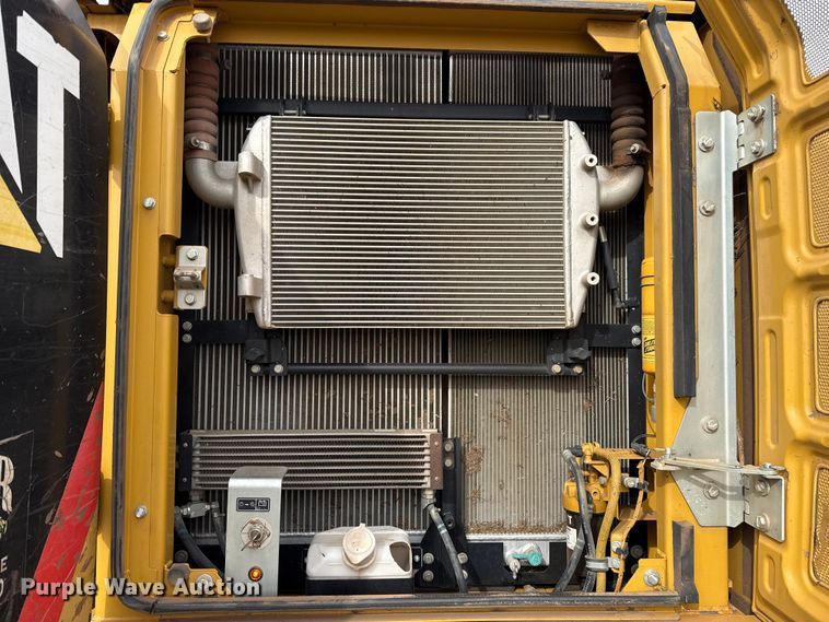 image for item ES5799 2015 Caterpillar 326FL excavator