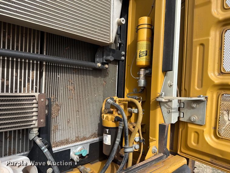 image for item ES5799 2015 Caterpillar 326FL excavator