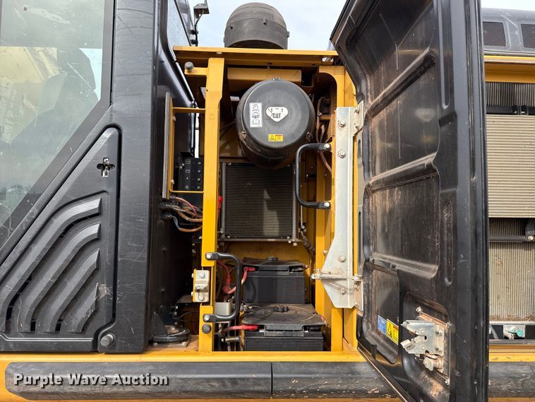 image for item ES5799 2015 Caterpillar 326FL excavator