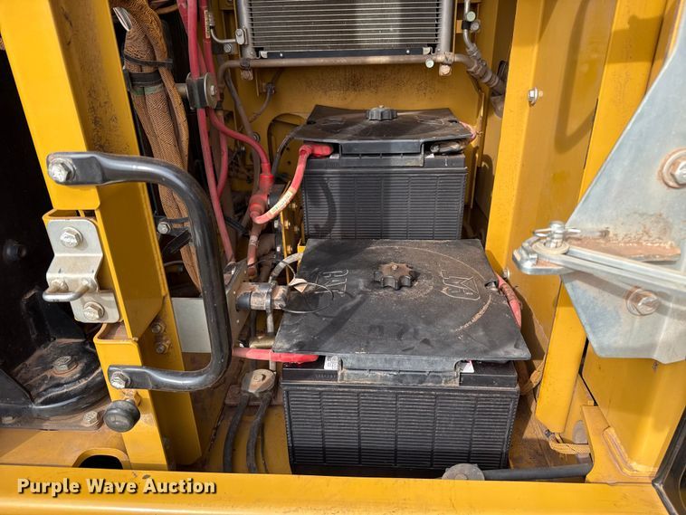 image for item ES5799 2015 Caterpillar 326FL excavator