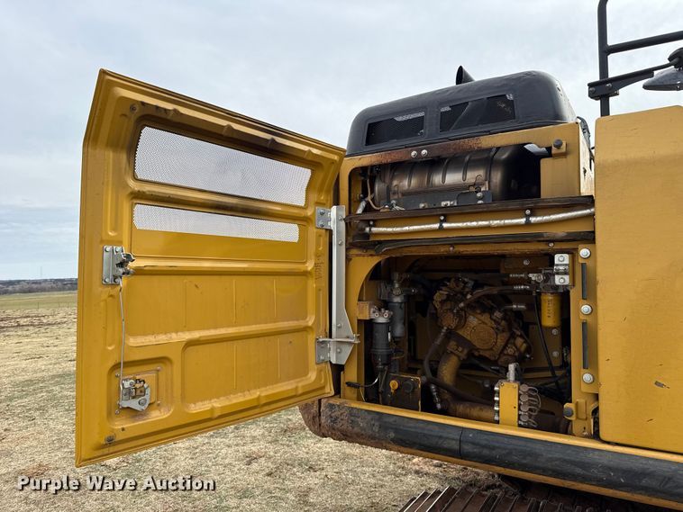 image for item ES5799 2015 Caterpillar 326FL excavator