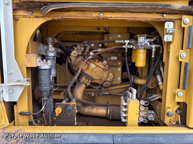 image for item ES5799 2015 Caterpillar 326FL excavator