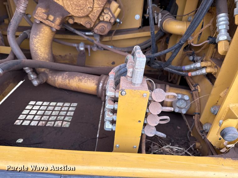 image for item ES5799 2015 Caterpillar 326FL excavator