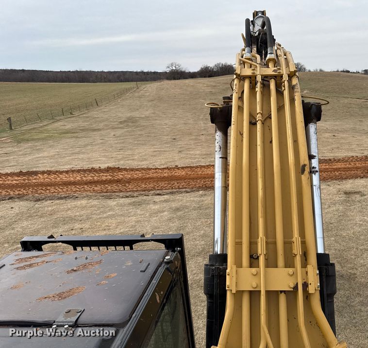 image for item ES5799 2015 Caterpillar 326FL excavator