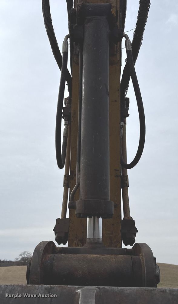 image for item ES5799 2015 Caterpillar 326FL excavator