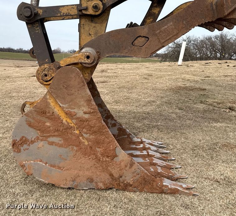 image for item ES5799 2015 Caterpillar 326FL excavator