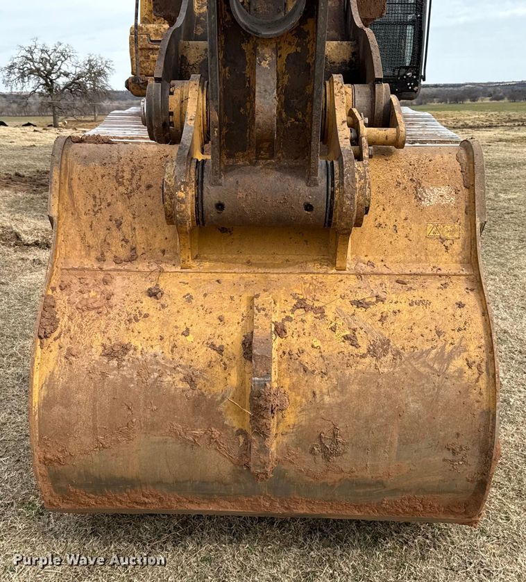 image for item ES5799 2015 Caterpillar 326FL excavator