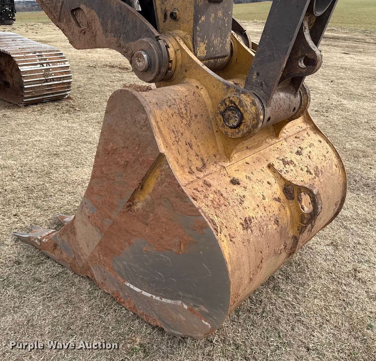 image for item ES5799 2015 Caterpillar 326FL excavator