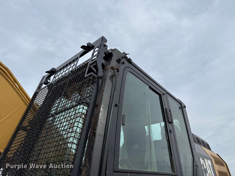 image for item ES5799 2015 Caterpillar 326FL excavator