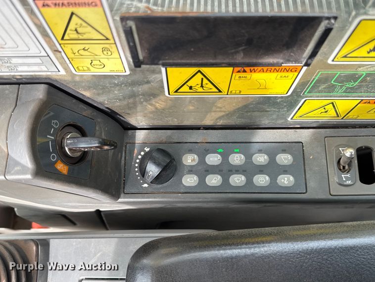 image for item ES5799 2015 Caterpillar 326FL excavator