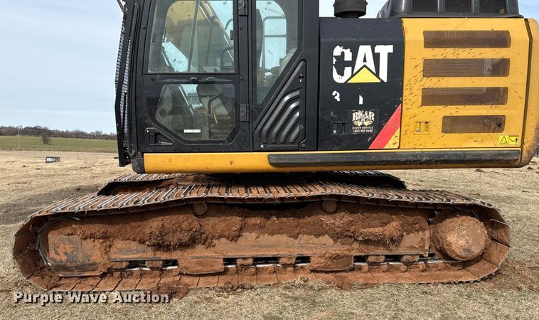 image for item ES5799 2015 Caterpillar 326FL excavator