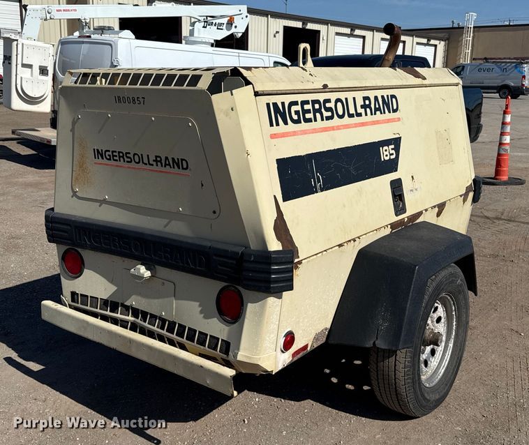 image for item ES5810 2000 Ingersoll Rand P185WJD air compressor