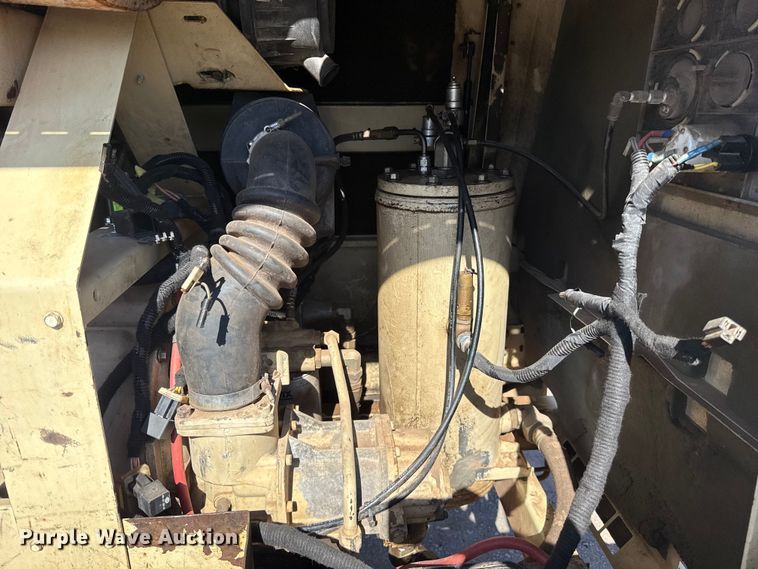 image for item ES5810 2000 Ingersoll Rand P185WJD air compressor