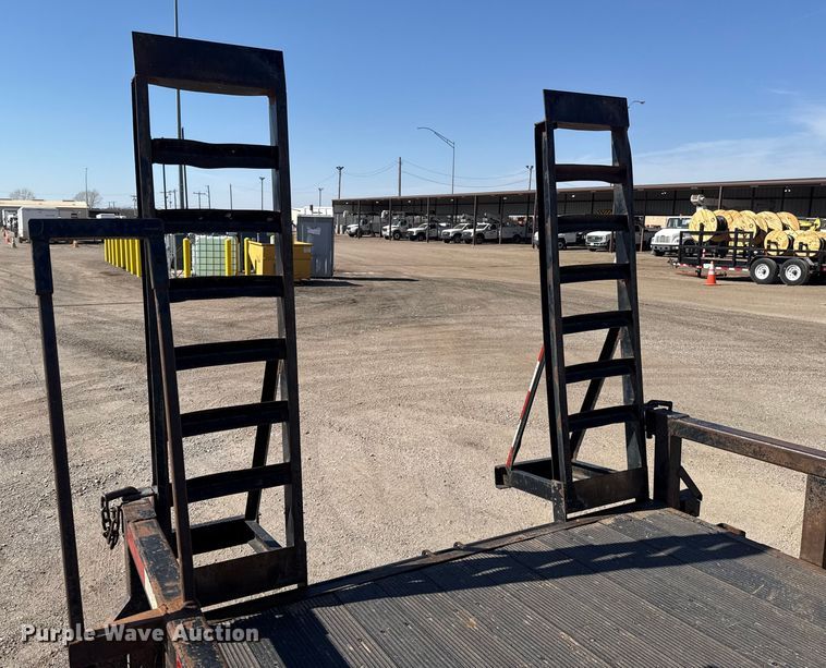 image for item ES5811 2017 Texas Pride EQ72014KBP equipment trailer