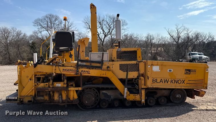 image for item ES5816 1999 Blaw-Knox PF-5510 paver