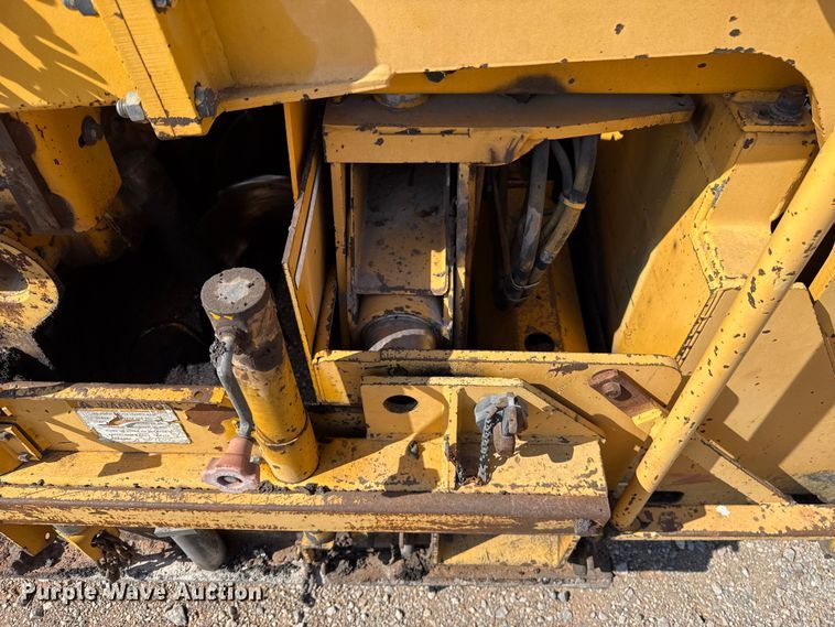 image for item ES5816 1999 Blaw-Knox PF-5510 paver