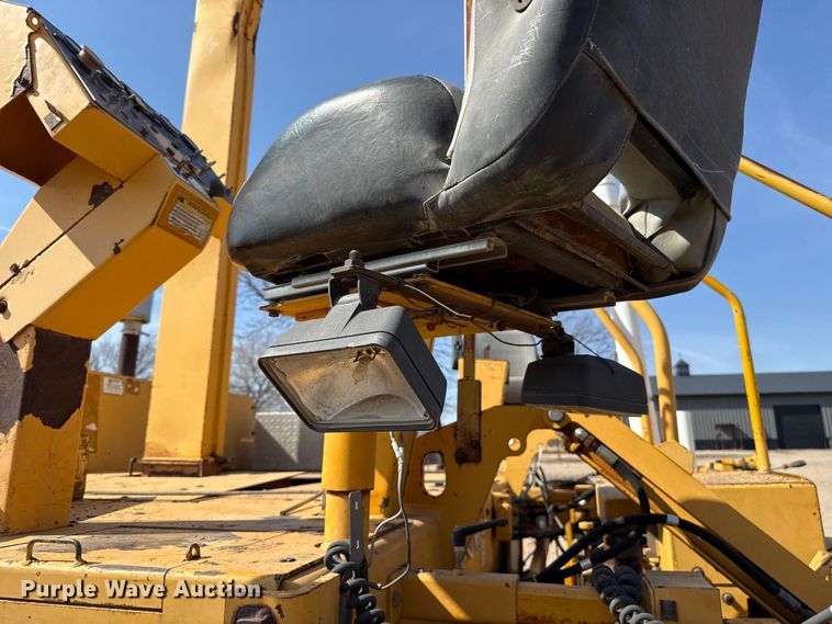 image for item ES5816 1999 Blaw-Knox PF-5510 paver