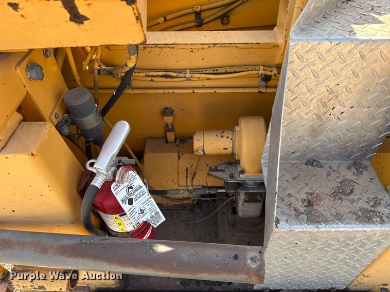 image for item ES5816 1999 Blaw-Knox PF-5510 paver