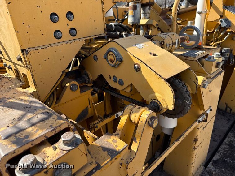 image for item ES5816 1999 Blaw-Knox PF-5510 paver