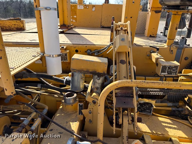 image for item ES5816 1999 Blaw-Knox PF-5510 paver