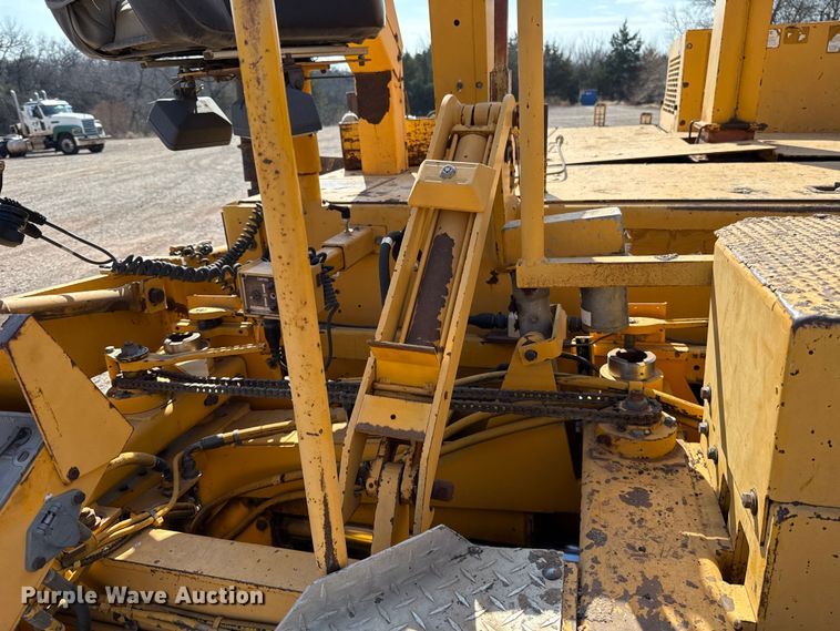 image for item ES5816 1999 Blaw-Knox PF-5510 paver