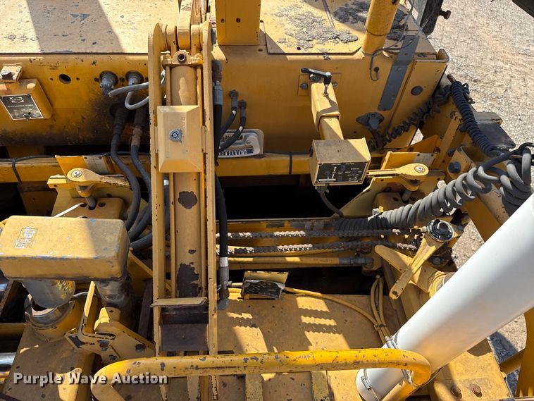 image for item ES5816 1999 Blaw-Knox PF-5510 paver