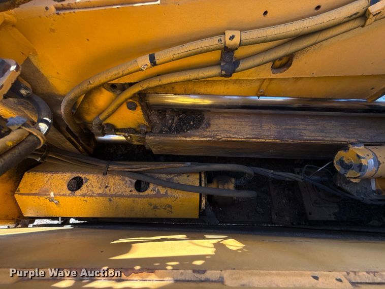 image for item ES5816 1999 Blaw-Knox PF-5510 paver