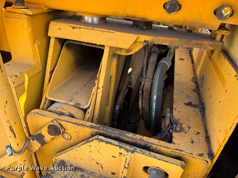 image for item ES5816 1999 Blaw-Knox PF-5510 paver