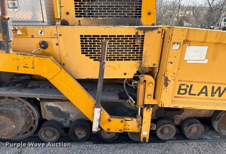 image for item ES5816 1999 Blaw-Knox PF-5510 paver