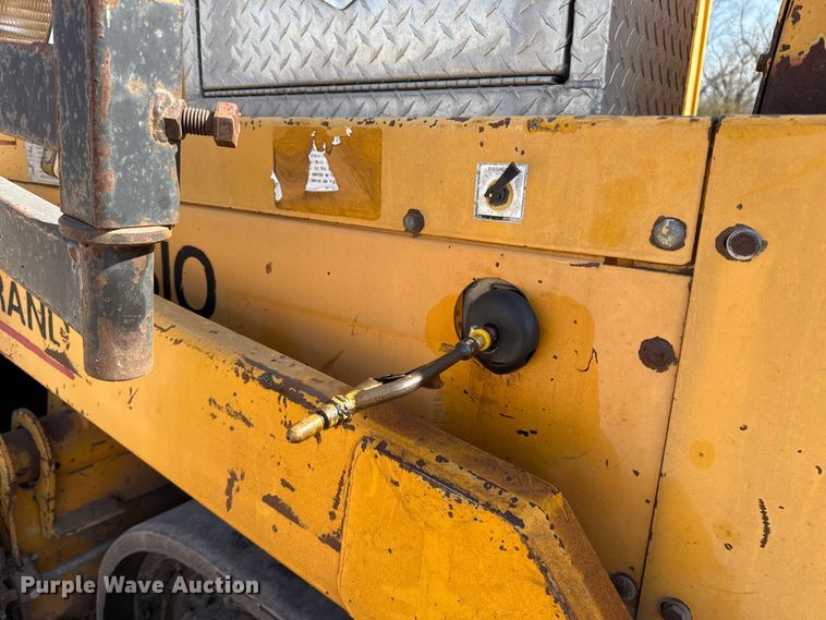 image for item ES5816 1999 Blaw-Knox PF-5510 paver