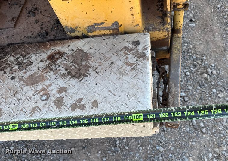 image for item ES5816 1999 Blaw-Knox PF-5510 paver