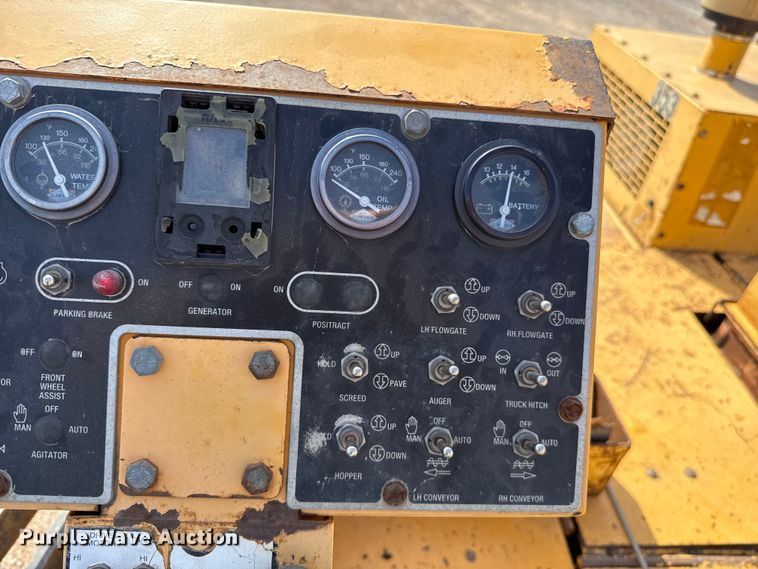 image for item ES5816 1999 Blaw-Knox PF-5510 paver