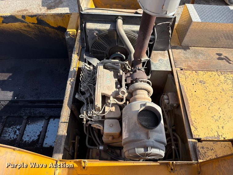 image for item ES5816 1999 Blaw-Knox PF-5510 paver