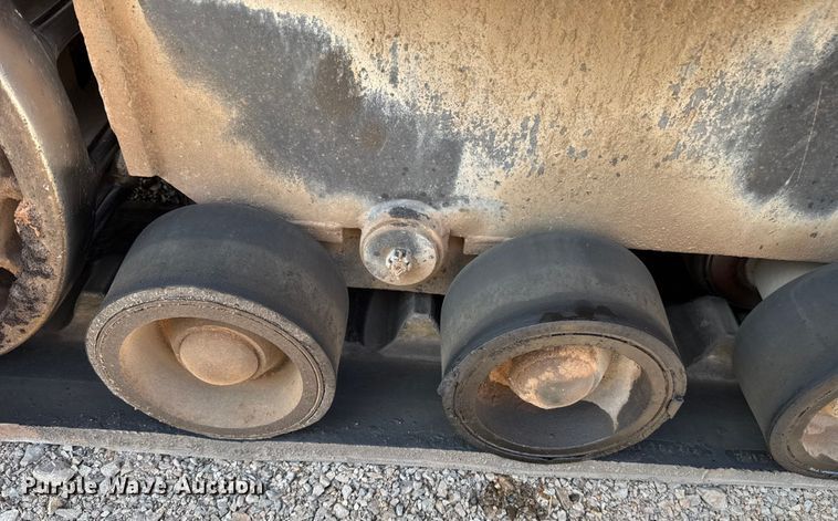 image for item ES5816 1999 Blaw-Knox PF-5510 paver